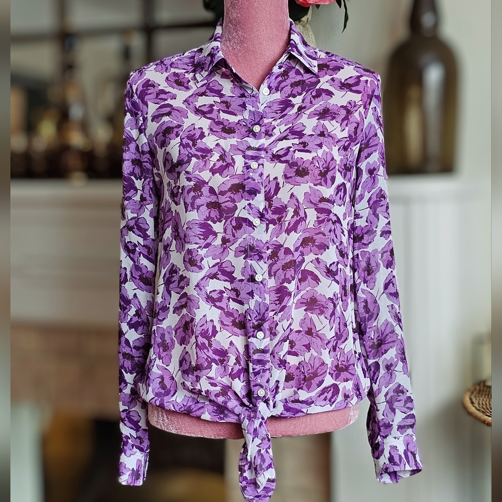 Banana Republic Sheer Tie Front Shirt. Size 6